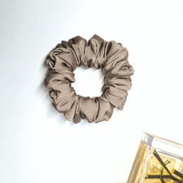 Beżowa mni mini scrunchies Lisa