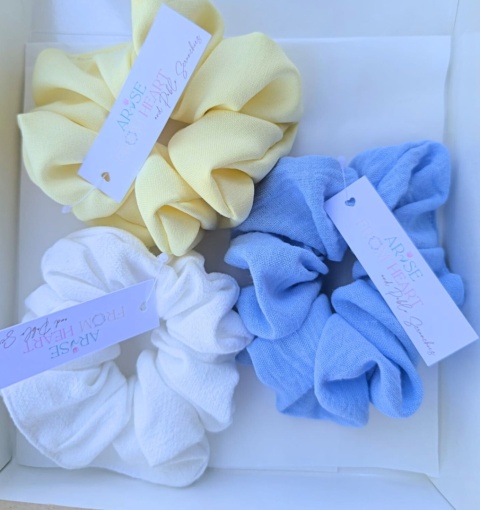 Zestaw scrunchies z lnu: biel, masełko, niebiesko