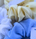 Zestaw scrunchies z lnu: biel, masełko, niebiesko