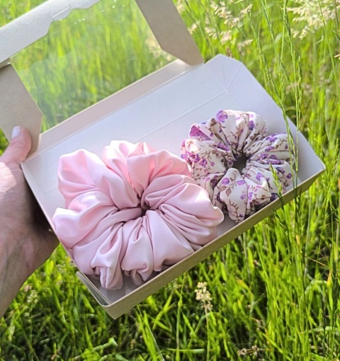 Zestaw letni Romantyczny maxi i mini scrunchies Zestaw letni Romantyczny maxi i mini scrunchies
